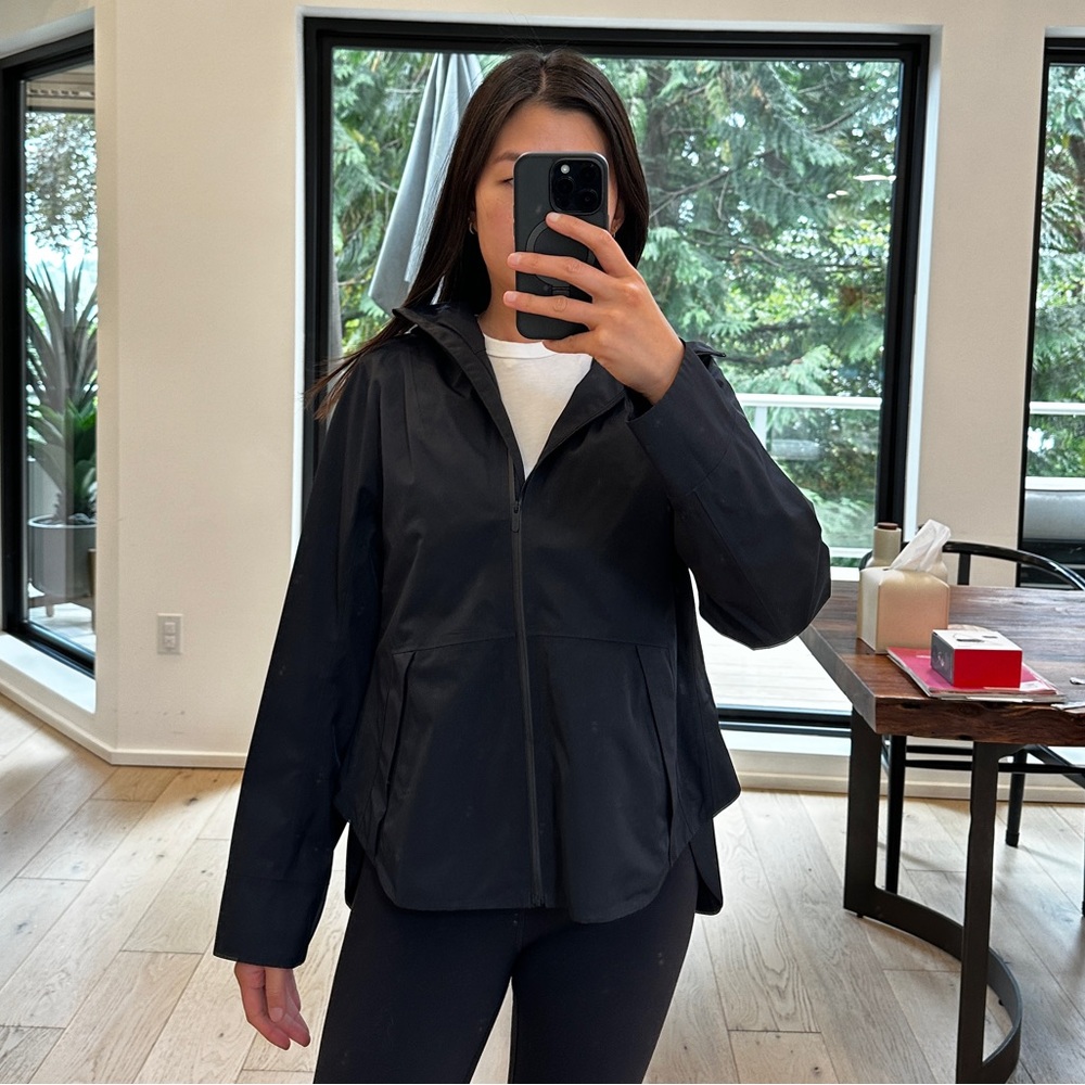 Lululemon Black Shell Jacket. Size 4